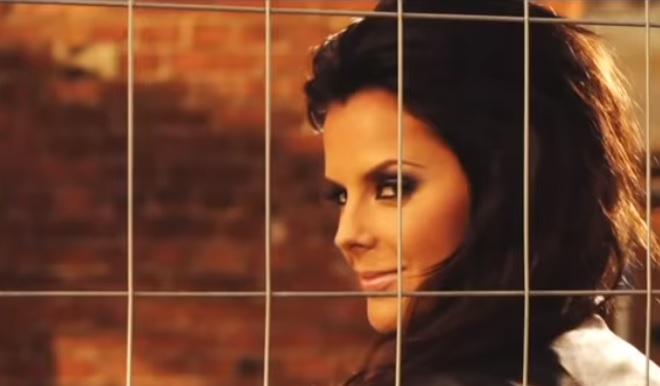 Сату Туомисто в клипе группы Reckless Love Romance изображение с сайта www.HeiHei.website