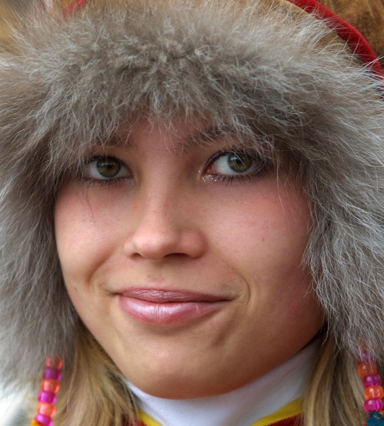 Девушка представитель народа саамов в Финляндии www.heihei.website