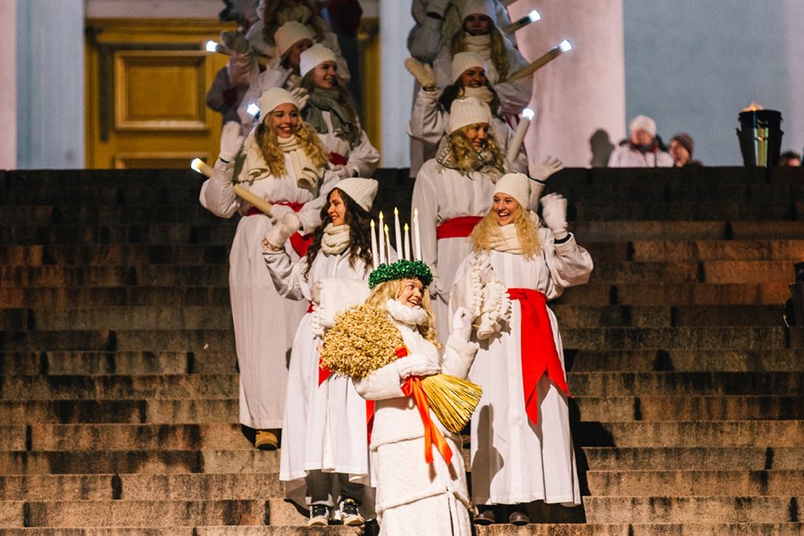 New Year in Finland. Mode of operation of stores. image from the site www.heihei.website