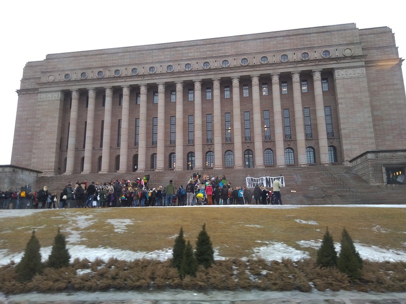 В Хельсинки проходят массовые демонстрации против изменения климата март 2019 изображение с сайта www.HeiHei.website