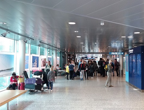Lux Express bus stop in Helsinki airport Vantaa image from www.HeiHei.website