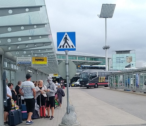 Lux Express bus stop in Helsinki airport Vantaa image from www.HeiHei.website
