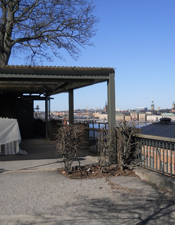 Пасха в Стокгольме изображение с сайта www.HeiHei.website