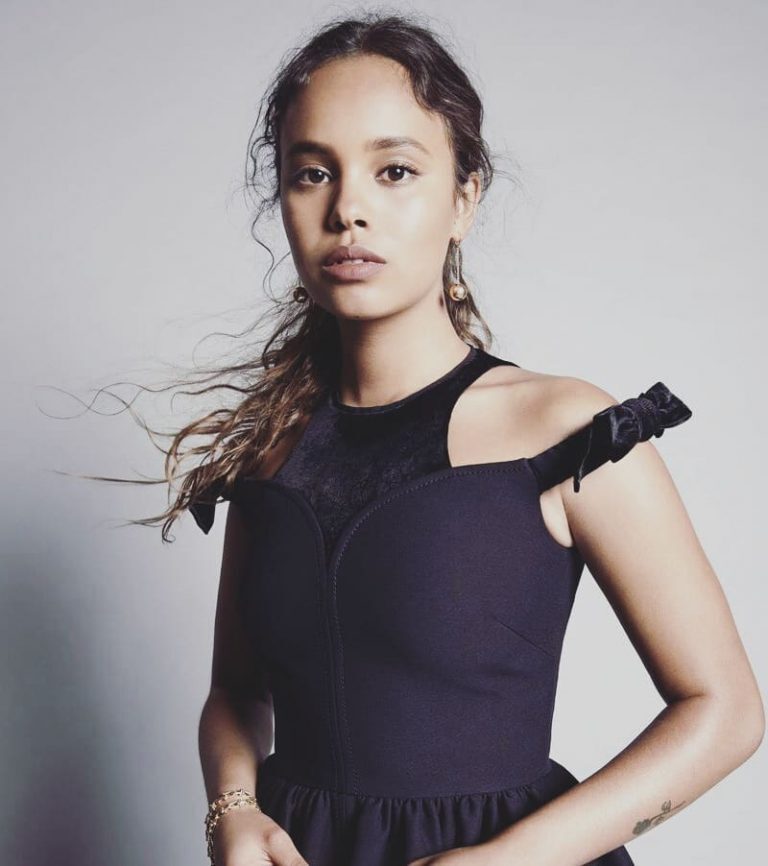 Most beautiful norwegian ladies Alisha Boe image from www.HeiHei.websiteизображение с сайта www.heihei.website