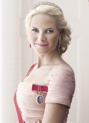 Most beautiful norwegian ladies Mette Marit image from www.HeiHei.websiteизображение с сайта www.heihei.website