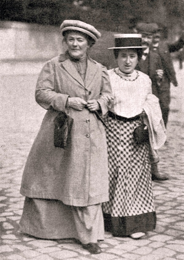 Клара Цеткин и Роза Люксембург в 1910 году www.heihei.website